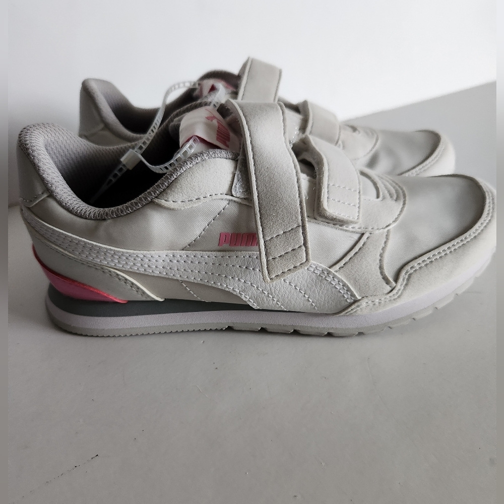 Puma Runner Hook & Loop Sneakers Size 3 - Picture 1 of 11